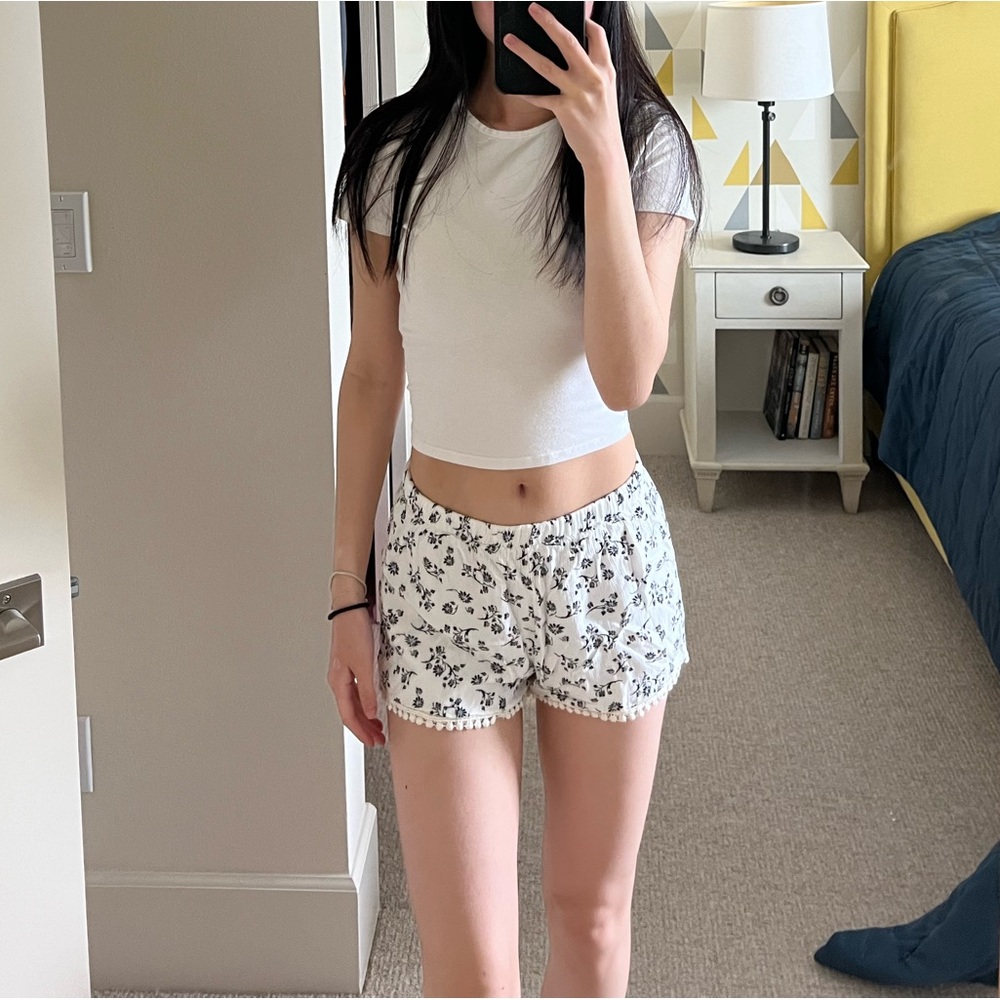TEA N ROSE shorts